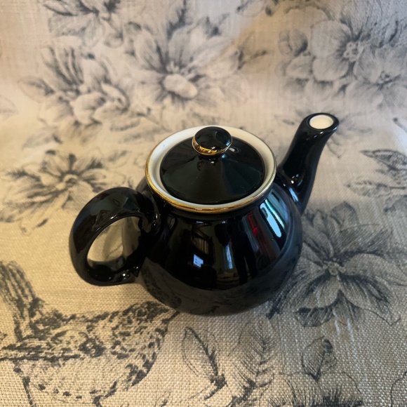 Hall Tea Pot Black with Gold Trim "Tea for One" Made in the USA" - Picture 6 of 9